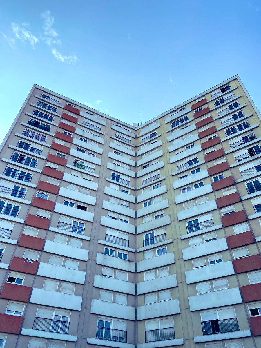 AnruOfficiel's tweet photo. La journée se poursuit à @Villedemeaux : un ambitieux projet de rénovation urbaine de démolition / réhabilitation a été effectué depuis une 15aine d’années. Sur 20 tours, il n’en reste plus que 4 à démolir. https://t.co/JDAnwDY6FQ