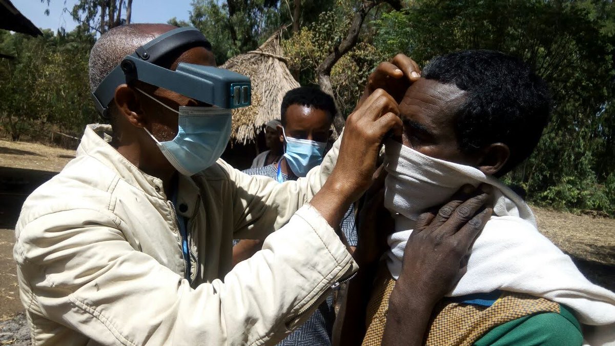 RTIfightsNTDs's tweet image. Here are some examples of the amazing work our colleagues are doing around the world. First up in Ethiopia, #TropicalData health workers are going door to door, checking people&apos;s eyes for signs of #trachoma and gathering data on smartphones. @FMoHealth @CarterCenter
