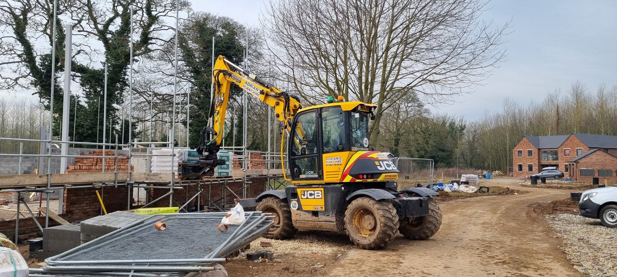 Adrianplanthire's tweet photo. Block and beam kinda day, beams dropped off at farthest point from were there needed standard. https://t.co/dAuusUMDuU