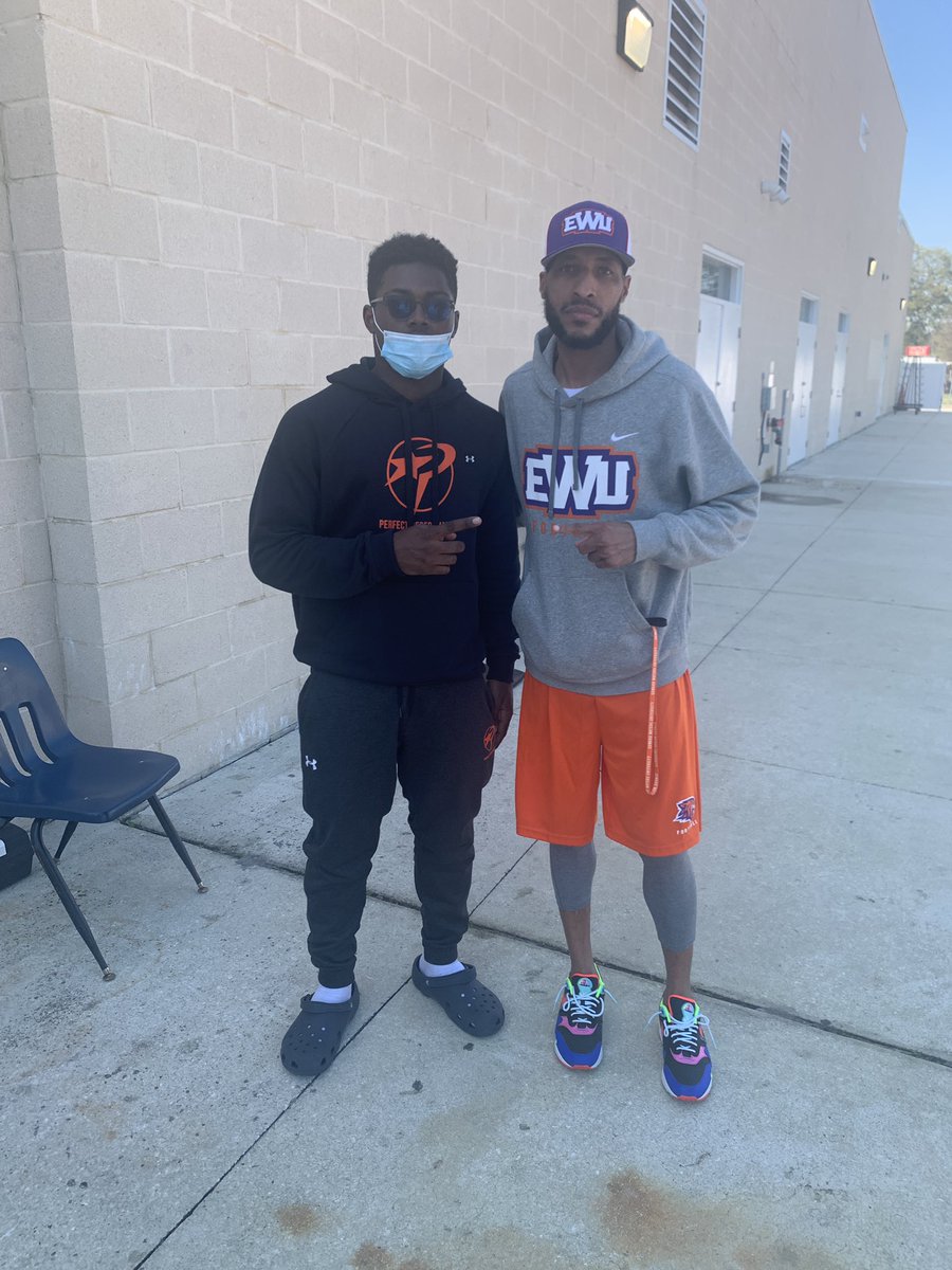 nawilson_'s tweet photo. Had a great time touring EWU in Jacksonville this morning!! @IamCOACH_T_Y @PPNOVA_FBall https://t.co/sY4sonHeep
