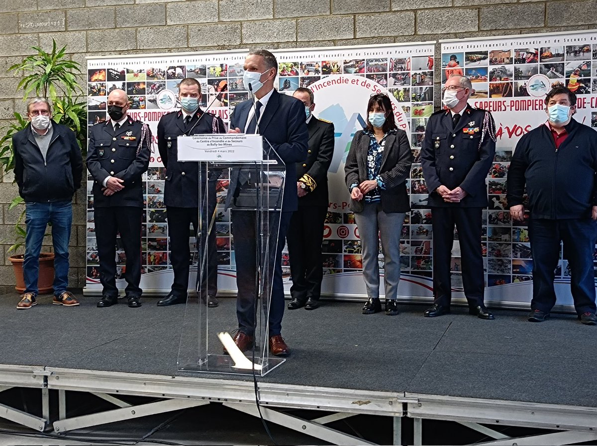 SDIS62's tweet photo. 2/2 Cette cérémonie s'est déroulée en présence notamment de M. Emmanuel CAYRON, directeur de cabinet du @Prefet62, de Mme Cathy APOURCEAU-POLY, sénatrice du Pas-de-Calais et de M. François LEMAIRE, maire de #BullylesMines . @RIGAUDphil https://t.co/HwUmRf5GQJ
