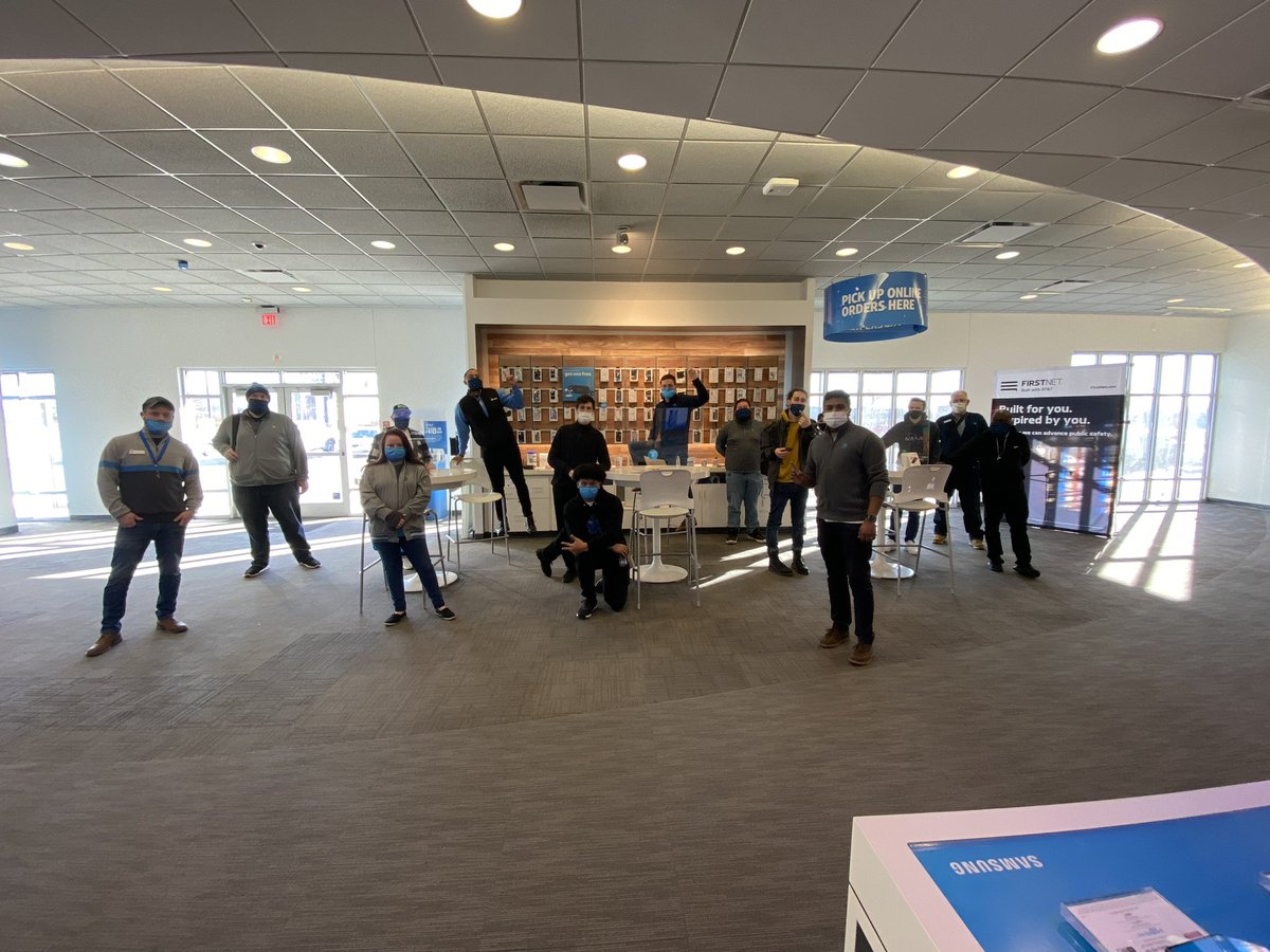 ASMBwebb's tweet photo. Proud to be leading the BEST @ATT sales team here at #attFlorence along side @chrisV7841 @MariahATT7 and @BraylenHoffman - we’ve already started March off strong, and planning to have a massive month! Happy Employee Appreciation day! https://t.co/ICmrEenSaK