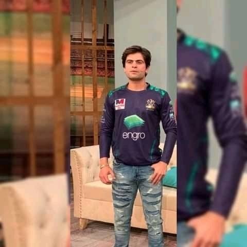 hamna_79's tweet photo. تیرا یوں آنکھوں سے دیکھنا
قتل کی کوششوں میں شمار ہوتا ہے 🔥
@iamAhmadshahzad
#AhmedShahzad
#Ahmedshehzad
#Selfiking https://t.co/i14RMuzM6l
