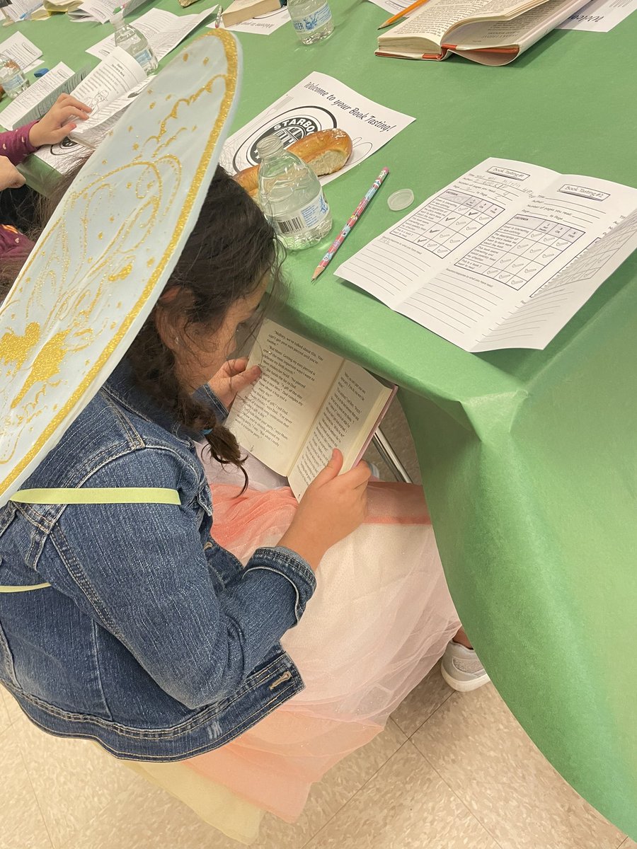 13shanson's tweet photo. Last day of a great RAA week!! We had lots of fun this week with book walks, book tastings, read alouds and more!! And as always we love to see our favorite Gator—-BUSTER!!📚❤️ @GuthElementary @PennridgeSD #ReadAcrossAmerica https://t.co/pgXJmIE0LJ