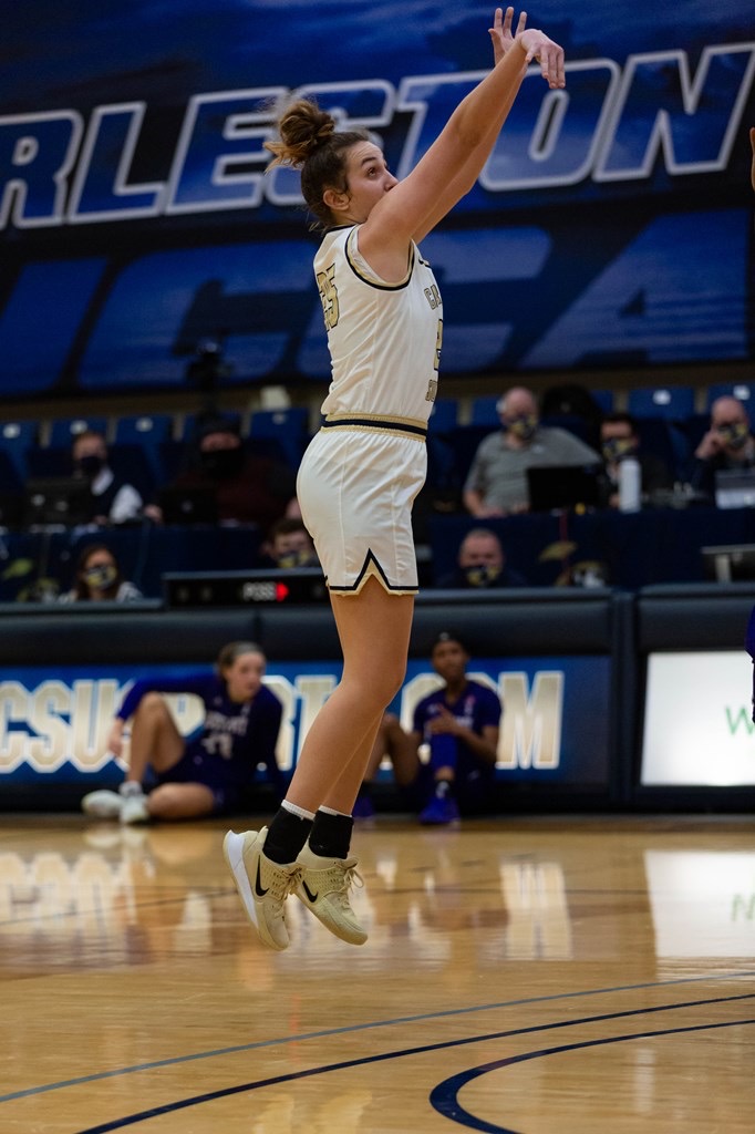 D1 transfer in the portal.  6ft1 forward with 3 years of eligibility remaining.   Contact myself or <a href="/makenna_winans/">Makenna Winans🦋</a> for interest.