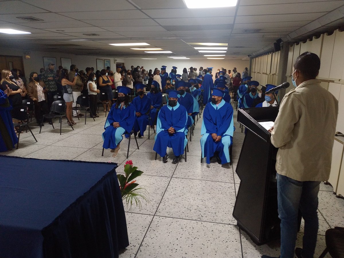 Hoy en la <a href="/uney_oficial/">UNEY</a> otorgamos títulos a nuevos profesionales de la República. Somos <a href="/MPPEUVEN/">MPPEU</a> en marcha! <a href="/NicolasMaduro/">Nicolás Maduro</a> @TibisayLucena8 <a href="/arbolve/">ArbolVe</a> <a href="/PrensaUney/">Prensa UNEY</a> <a href="/AbgManuel/">Manuel R. Muñoz B</a> <a href="/ABGCACAM/">CARLOS CAMACARO</a> <a href="/ccauney/">Alimentación Uney</a> <a href="/cdeldeporteuney/">CsdelDeporteUNEY</a> <a href="/PNFTurismo_uney/">TURISMO UNEY</a> <a href="/uney_cehotur/">UNEY CEHOTUR</a> <a href="/PNFIC_UNEY/">PNF IC UNEY</a>