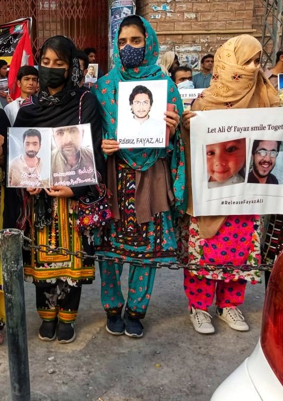 Ashraf_Baluch's tweet photo. Every single day ends with new increase of the victims of #EnforcedDisappearances in Balochistan. New hashtags introduced for #SafeRelease of #MissingPersons, protests and rallies get organized but people receive the response with more abductions.
#EndEnforcedDisappearances https://t.co/dybT7aNlsZ