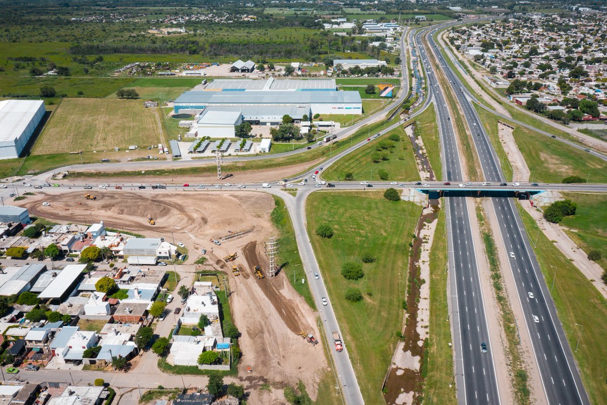 ⚠️ ATENCIÓN #Tránsito 🚗🚙 Desde el lunes 7/3 al mediodía se cerrará completamente al tránsito vehicular la rama de salida del anillo externo desde Avenida Circunvalación hacia Avenida Rancagua (Salida 4) para avanzar con los trabajos de ampliación del distribuidor.