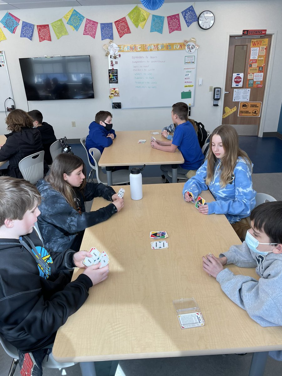 CFIS_Spanish's tweet photo. 6th graders playing VERBO to practice working well their verbs en español! #cfChooseCourage https://t.co/HtC8uUvzLP