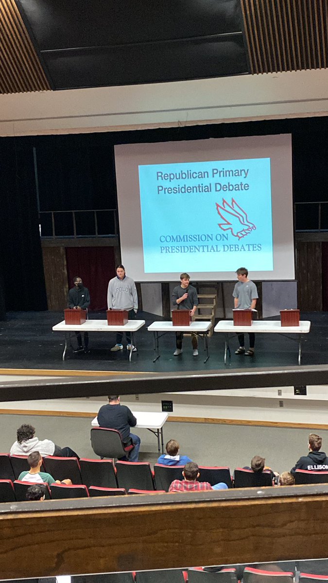 WNNSteiner's tweet photo. @vincentini4prez ahead in the polls, will he be able to maintain that lead during this debate? @WarriorNewsNet @WNNHaddadin @WNNKutler @WNN_JT https://t.co/kL12Kb96BW