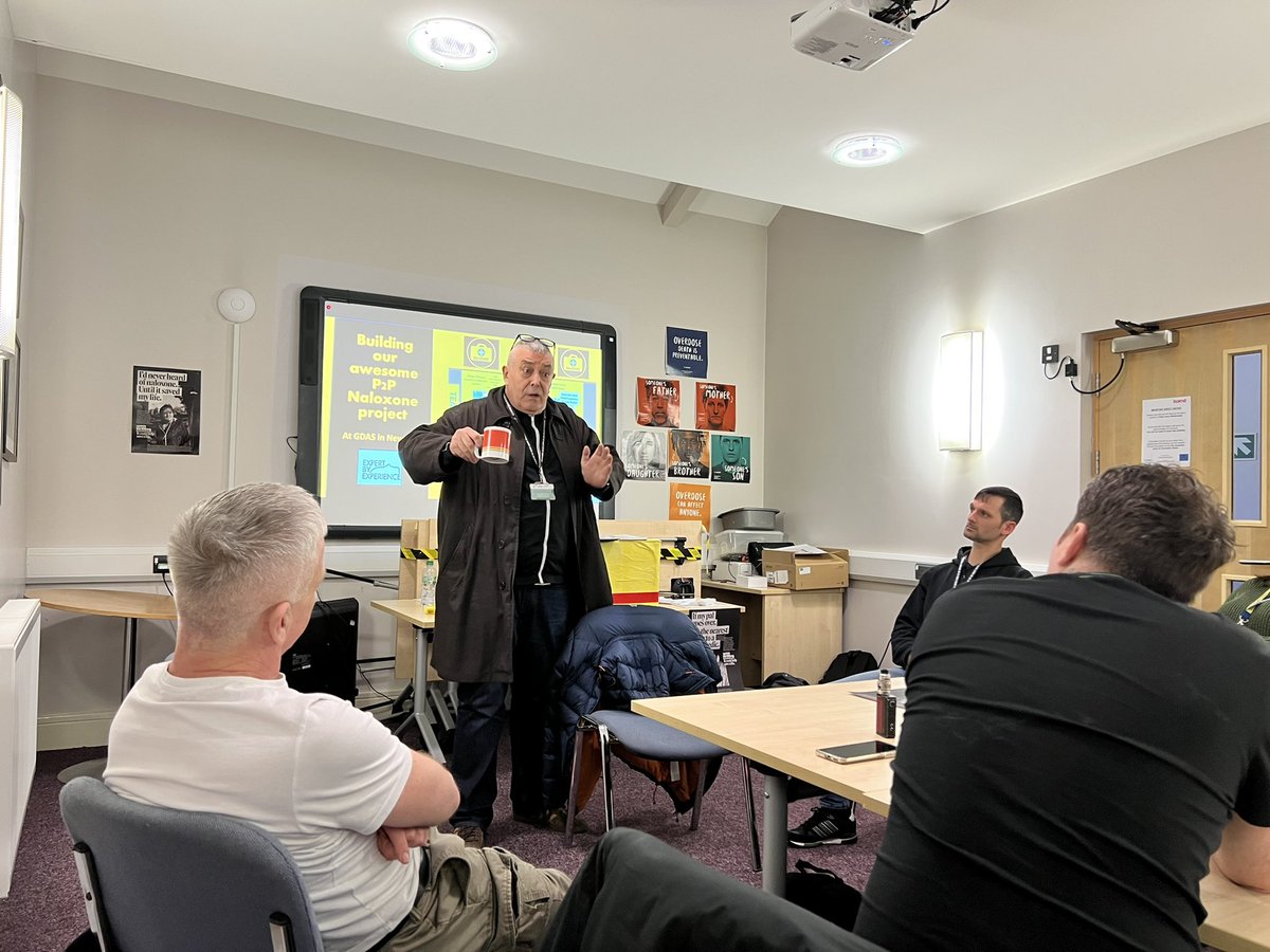 GBMC73's tweet photo. π€ #Congratulations to @WeAreBarod #Swansea Naloxone Peers who all hit the #streets today and made their 1st #Supplys of #LifeSaving #Naloxone π
ππ» Its always an #honour to be part of developing this projects & made even better having wa @TheGDAS #peers supporting too ππ https://t.co/s6qysmmDEC