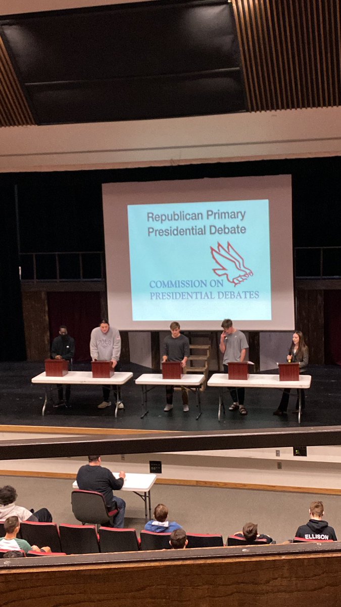 When asked what one of the biggest national security issues in America is <a href="/vincentini4prez/">prime minister vincentini</a> disagrees with other candidates saying that one of the largest issues is Fentanyl, not the boarders.