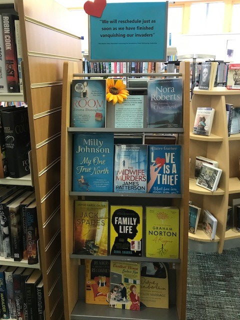 eastlothianlibs's tweet photo. New display at #DunbarLibrary No additional words required.
#UkrainianLibrarians #Librarians #Libraries #LoveLibraries #LibrariesAreEssential https://t.co/lvu5MfkQi2