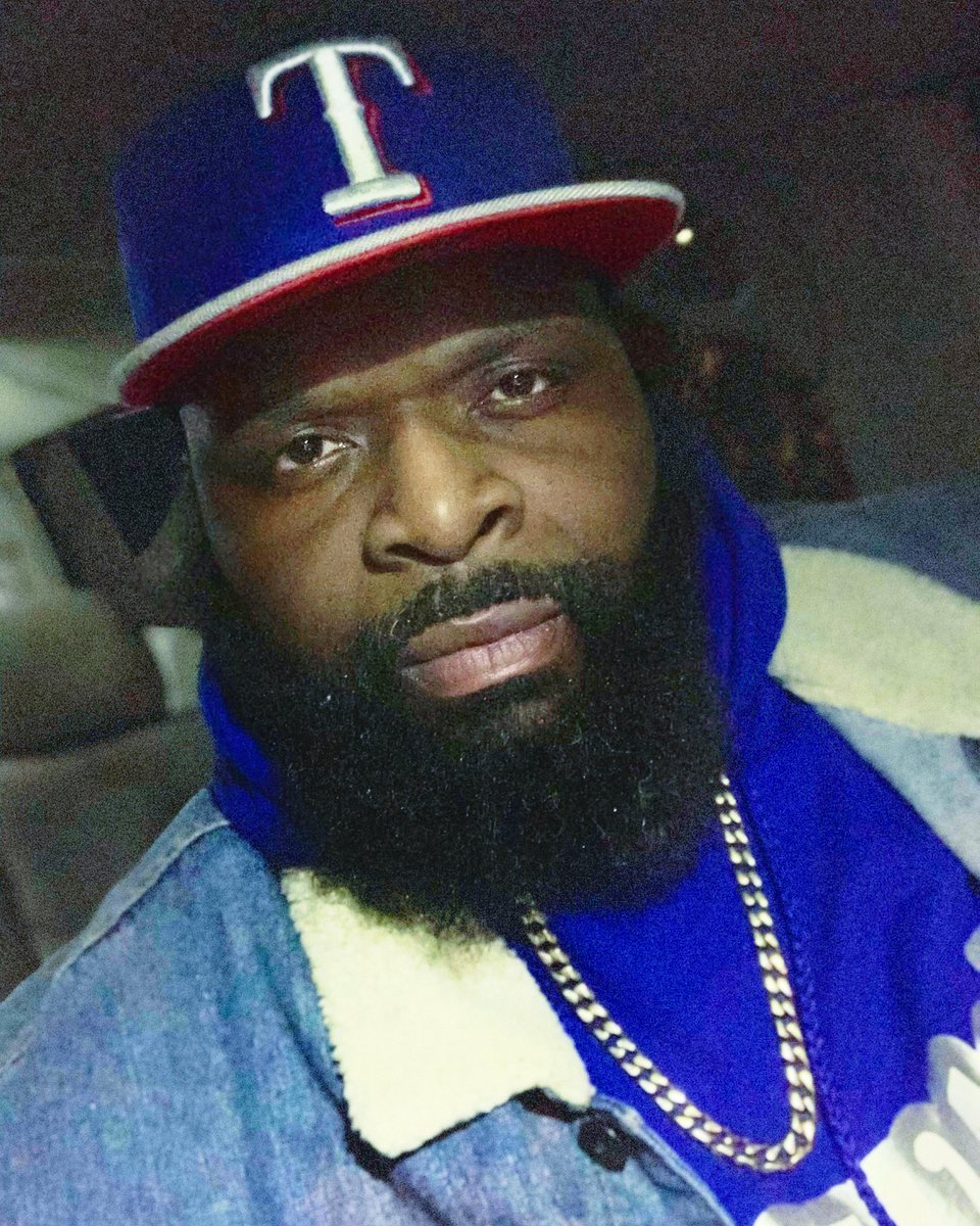 JohnnyDeppth's tweet photo. @d_notalwys_nice *clears throat* …I should be here. Im 6’10” 420lbs and I believe you like that shit. https://t.co/wNTC9oDWqg