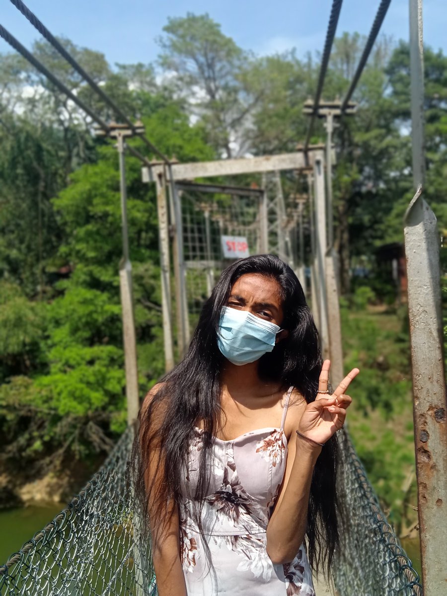 kaveesh1_h's tweet image. ඔබට ඔබේ ජිවිතයට දෙන්න පුලුවන් ලොකුම තෑග්ග මොකකද දන්නවද?
ඒ තමයි ඔබව &quot;සතුටින්&quot; තියන එක.

ඔබ හිතනවට වඩා ඔබ බුද්දිමත්
ඔබ හිතනවට වඩා ඔබ ශක්තිමත්
ඔබ හිතනවට ව්ඩා ඔබ නිර්බිතයි.

ඒක නිසා කවදාවත් ඔබ ඔබවම අවතක්සේරු කරන්න යන්න එපා.
ඔබ ඔබ ගැන හිතන දේ විශ්වාස කරන්න.