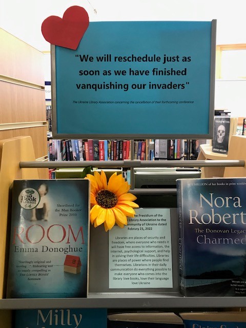 eastlothianlibs's tweet photo. New display at #DunbarLibrary No additional words required.
#UkrainianLibrarians #Librarians #Libraries #LoveLibraries #LibrariesAreEssential https://t.co/lvu5MfkQi2