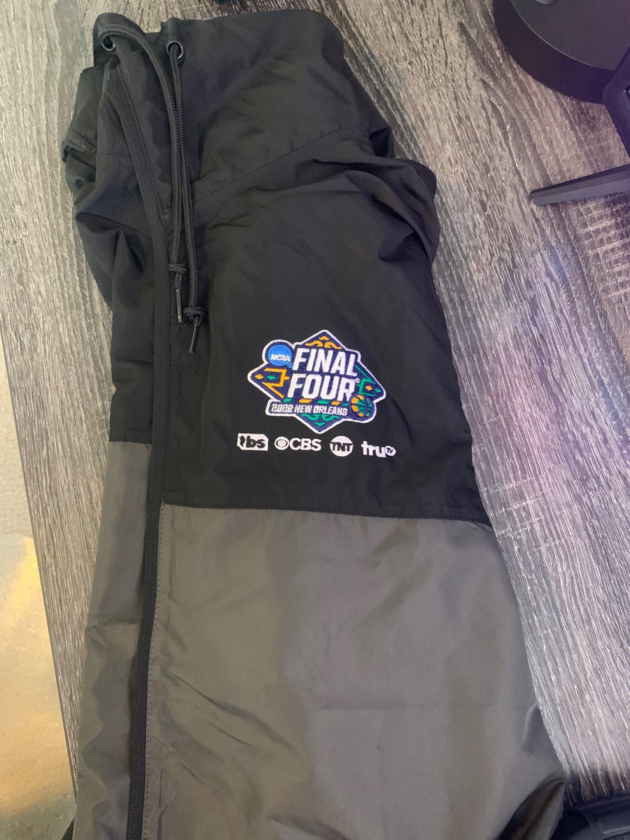 jacob_hallex's tweet photo. The 💎 is out for Friday! If just a single leg hits then I will give away this snazzy Final Four jacket to someone who likes &amp; RT this post (hope you wear a medium)

Parlay is in the episode here: https://t.co/XkBXungUVD

#EarlyEdge @SportsLine https://t.co/zxi9cwalsE
