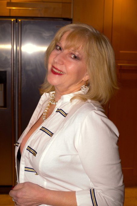 Fantastic Friday, would you like to know how l'm going to spend my weekend? link in Bi0 https://t.co