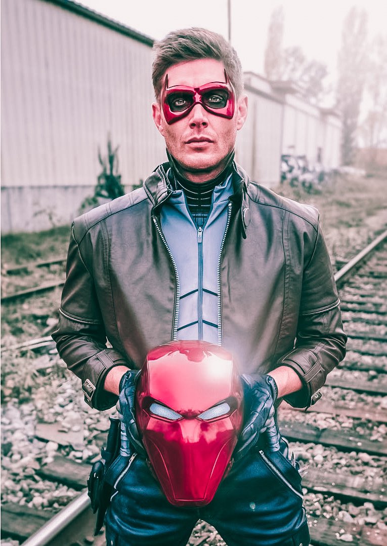 SoldierTheBoys's tweet photo. Jensen Ackles as Red Hood 🔥🔥🔥 https://t.co/A94T64xtz4