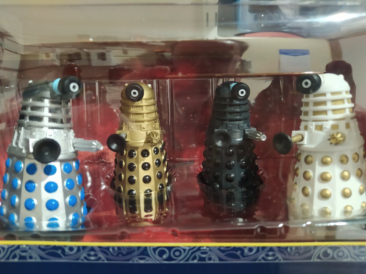 jonthetog's tweet image. New subjects to photograph.
#DrWho #Darleks #Cyberman #photography