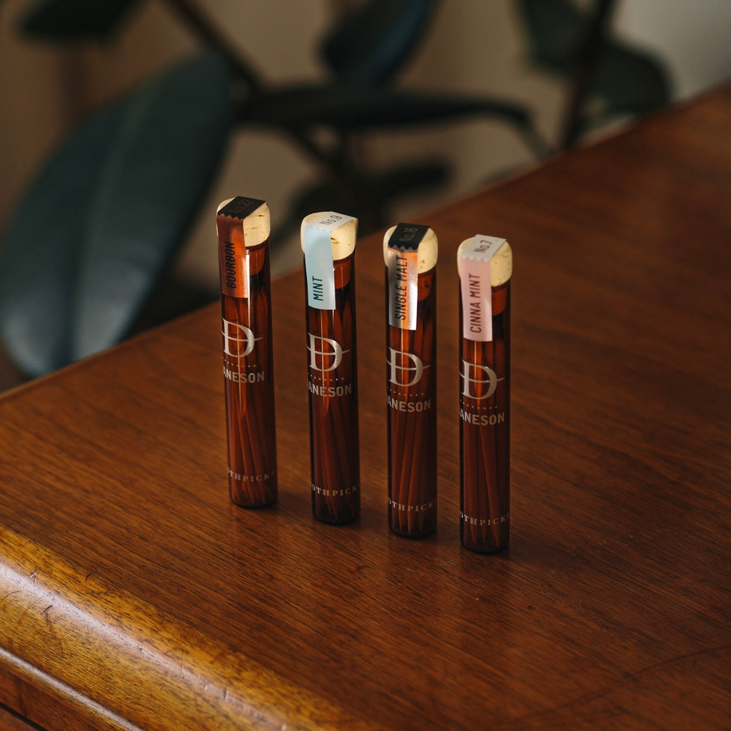 shopconsortium's tweet photo. Shop here: https://t.co/wH8TQv9Qnl

📸: @daneson

#shopconsortium #daneson #consortium #toothpick #toothpicks #flavoredtoothpicks #bourbon #cinnamon #menfashion #menswear #mensstyle #kentuckybourbon #onlineshop #onlineshopping #shoppingmadeeasy #flavor #flavored #giftsforhim https://t.co/HwpSeAA25I