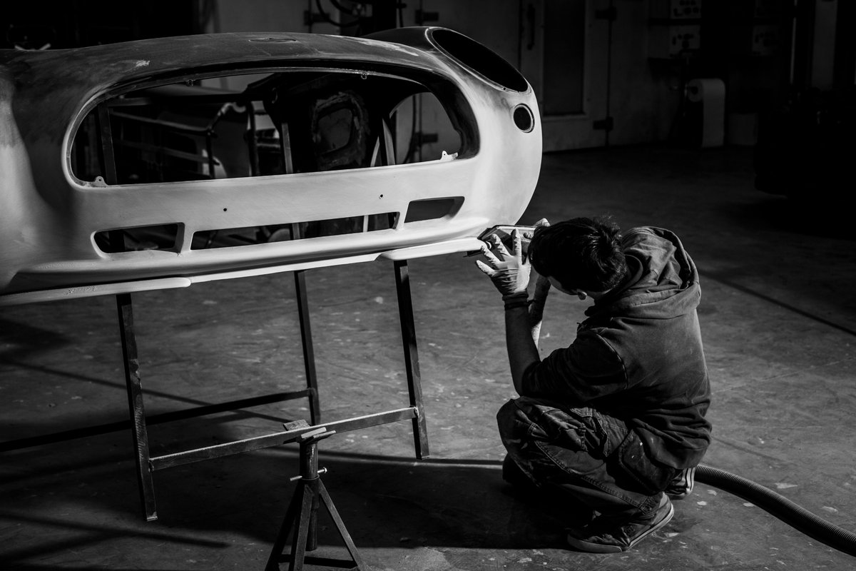 davidbrownautos's tweet photo. Every stunning #Speedback that leaves our Silverstone, UK build facility, is created by a team of automotive artisans, using traditional British #coachbuilding techniques. #CoachBuildingIsBack #HandCrafted #MadeInBritain #Bespoke https://t.co/1EgyOHuecu
