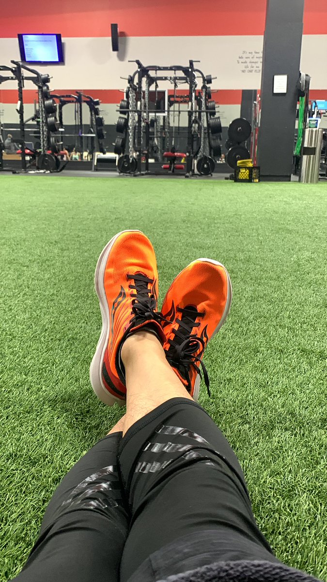 Bonenchiro's tweet photo. Happy Friday @ Driven Elite https://t.co/KiQe5BMdVy