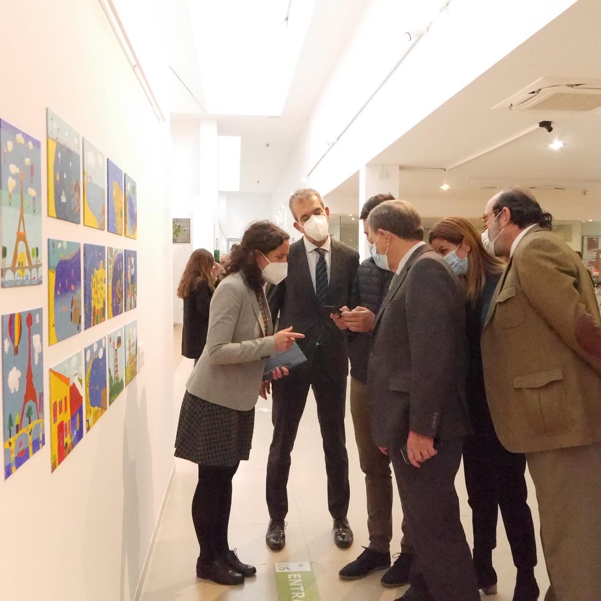 lfimoliere's tweet photo. Exposición "Voyages / Viajes" de las clases de Maternelle y Primaria del @LyceeMoliereVva @mlfmonde @Mlfpedagogie @aefeinfo #mlf120
Hasta el 26 de marzo 2022 en el Centro Cultural La Despernada de Villanueva de la Cañada.
¡No se la pierdan! 🎨🪂🚀🚆🚡🚖🛵✈️ @AytoVDLCanada https://t.co/E2azugmAWw