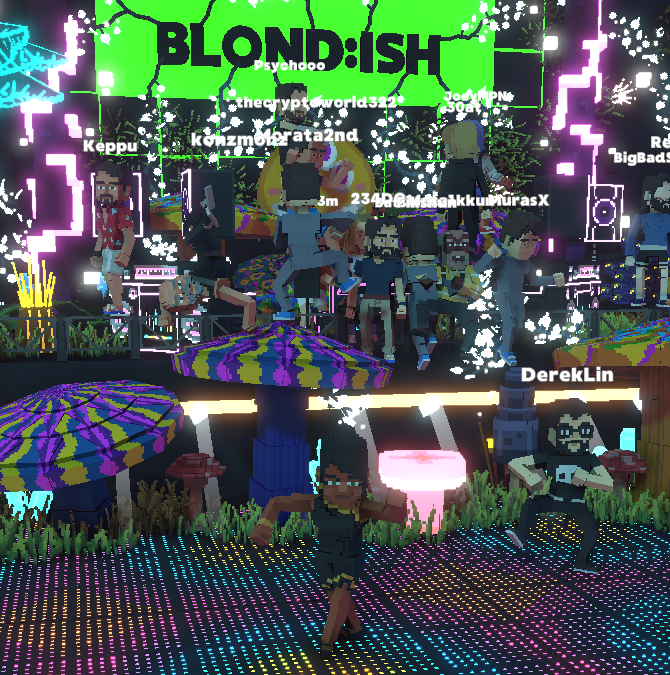 AknazSenem's tweet photo. @TheSandboxGame @blond_ish I just participated in the daily #SandboxAlphaS2Contest for a chance to earn up to 1,000 $SAND! Day 2 - Dance with Blond:ish. Check out my screenshot below! 👇 #SandboxAlphaS2 https://t.co/rgS2MofhoZ