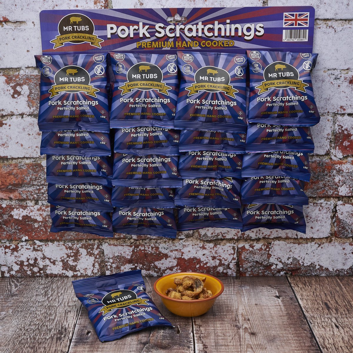 MrTubs_Net's tweet photo. We have a new offer for you guys! 🤩

Pork #scratchings hanging pub card! Now just £9.99 for 20 packs of 18g! 
SAVE £2, was £11.99 🤑

Perfect snack size portions, the perfect pint chaser to bring this classic British #Pub experience to the home 🇬🇧 🍻 

#porkscratchings https://t.co/ZZ8EfMnaMZ