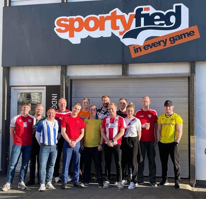 #FodboldtroejeFredag hos Sportyfied.
