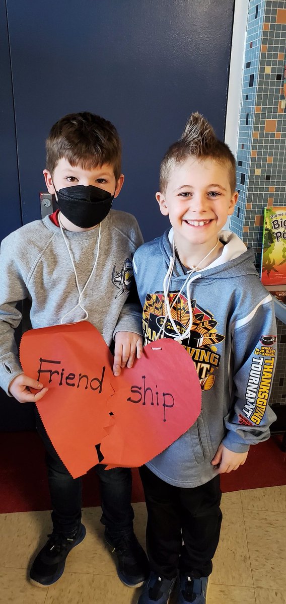 Today's theme was friendship @awesomeAmvet 
Mrs Moulins class shared their sentiments and spread some friendship cheer in the languages of our classmates.