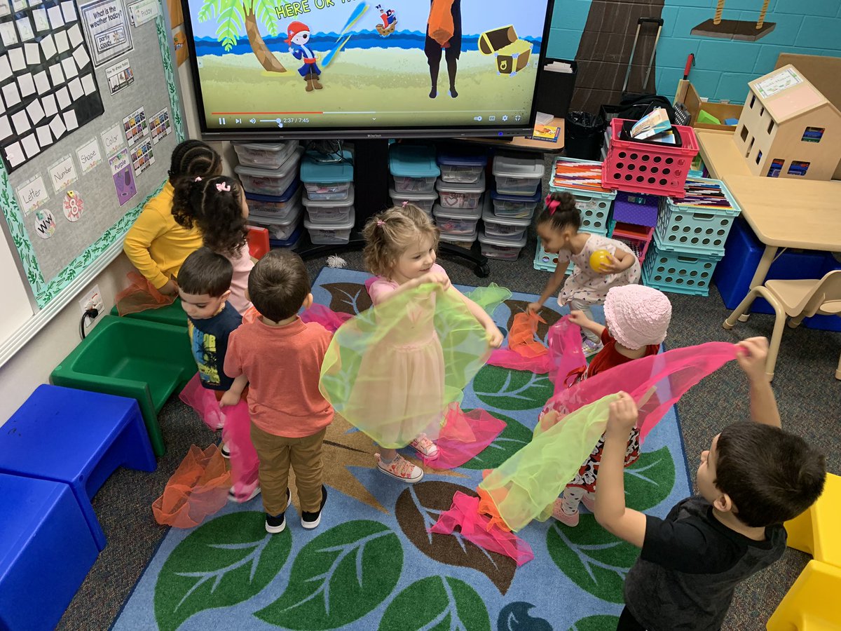 Becky_Hunt1's tweet photo. Scarf dancing for indoor recess!@HumbleISD_PLE @HumbleISD_PREK @HumbleISD https://t.co/Ku3Js1MPJ0