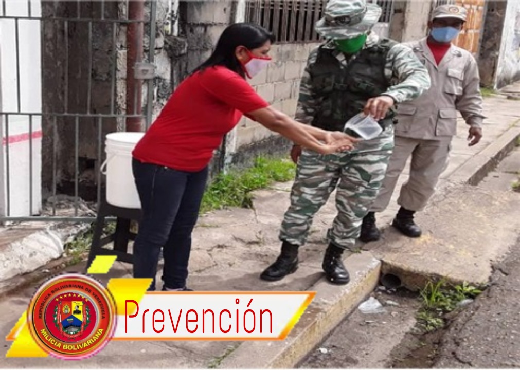 Milicia_ve's tweet photo. Los #Milicianos de @MB_Oriente realizaron recorrido en las calles del Edo. Monagas, específicamente en la Parroquia Chaguaramas, proporcionando charla sobre las normas preventivas de la lucha contra el #Covid_19 con el propósito de motivar a los ciudadanos a cuidar su salud. https://t.co/W3boklpY3n