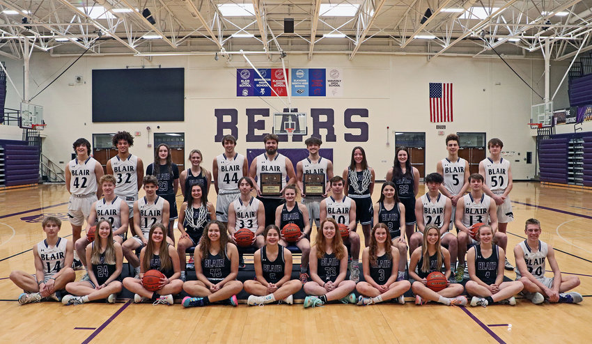 EntPubSports's tweet photo. 'We're Bair' 
Bears support each other in lead-up to state hoops #nebpreps #BlairNE

CLICK HERE: https://t.co/gUOvjfqbEm https://t.co/blUjOK94al