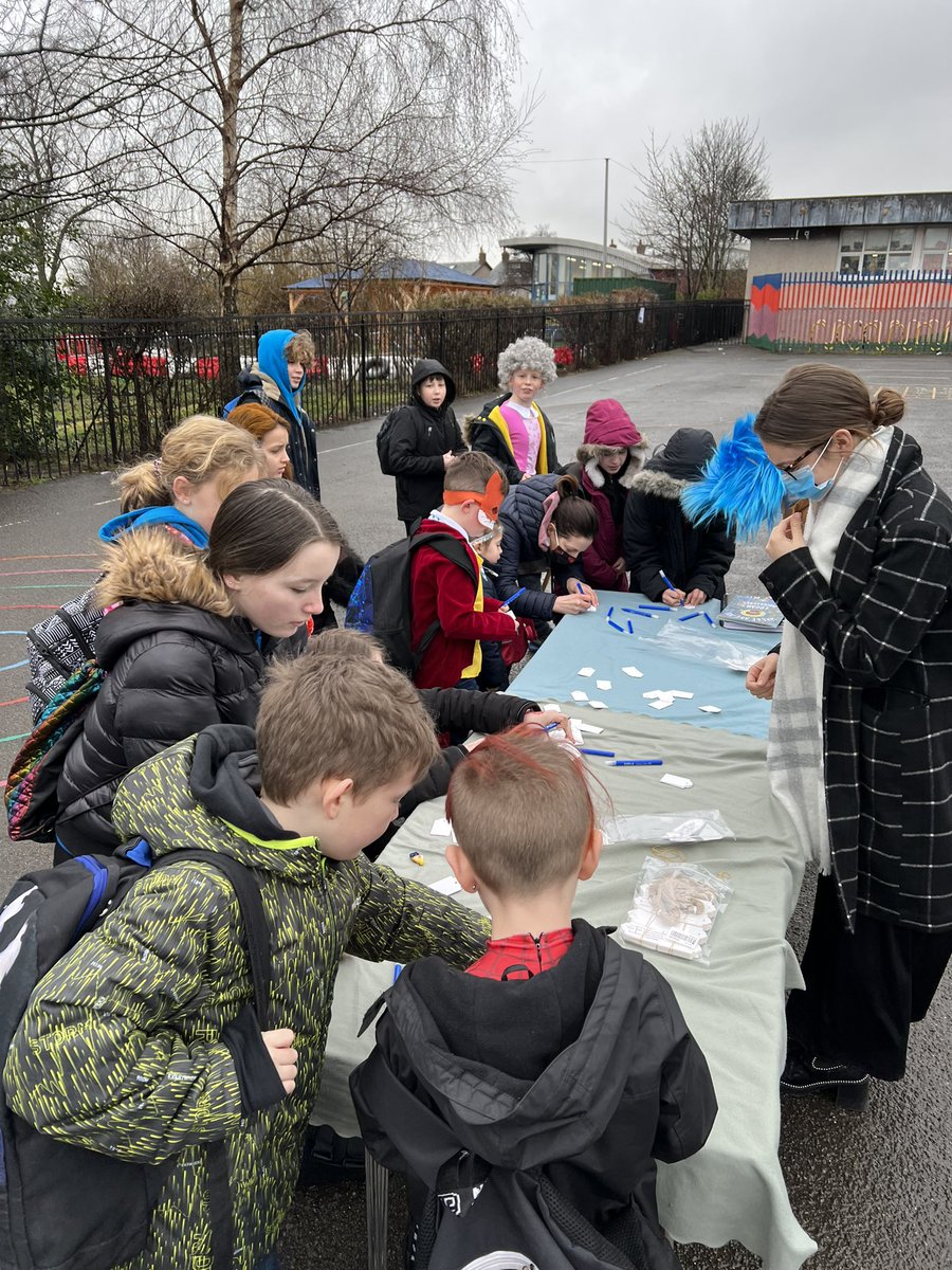 MrsLMitchell22's tweet photo. What a wonderful “Welcome to World Book Day” we had this morning. 📚 Thank you to all of our families and learners who stopped to leave a book recommendation📖 We will have these displayed on our school fence on Monday morning so make sure to check them out! @NewtongrangePS ⭐️ https://t.co/icm2scv3zP