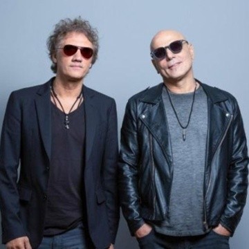 RadioVida19's tweet photo. Discos de Platino y Oro para @sodastereo https://t.co/TU6QUYiAGq