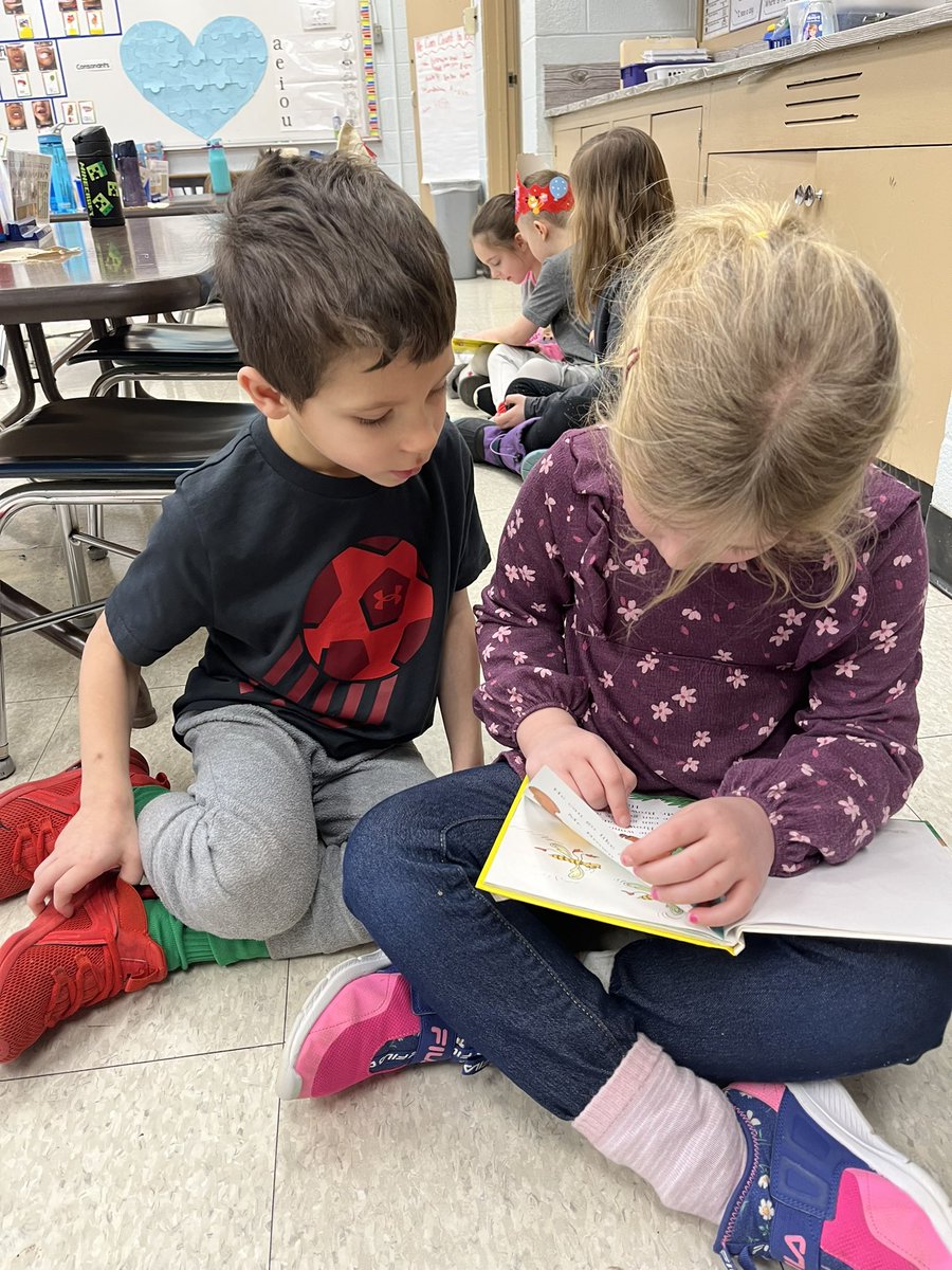 MrsMaheuKdg's tweet photo. Wearing our crazy socks and reading Dr. Seuss books with partners to wrap up Read Across America week! So proud of these readers! (2)🥰📚🍪 #CLS #WeAreChardon @ChardonSchools #TinyToppers https://t.co/pV59z9cL5S
