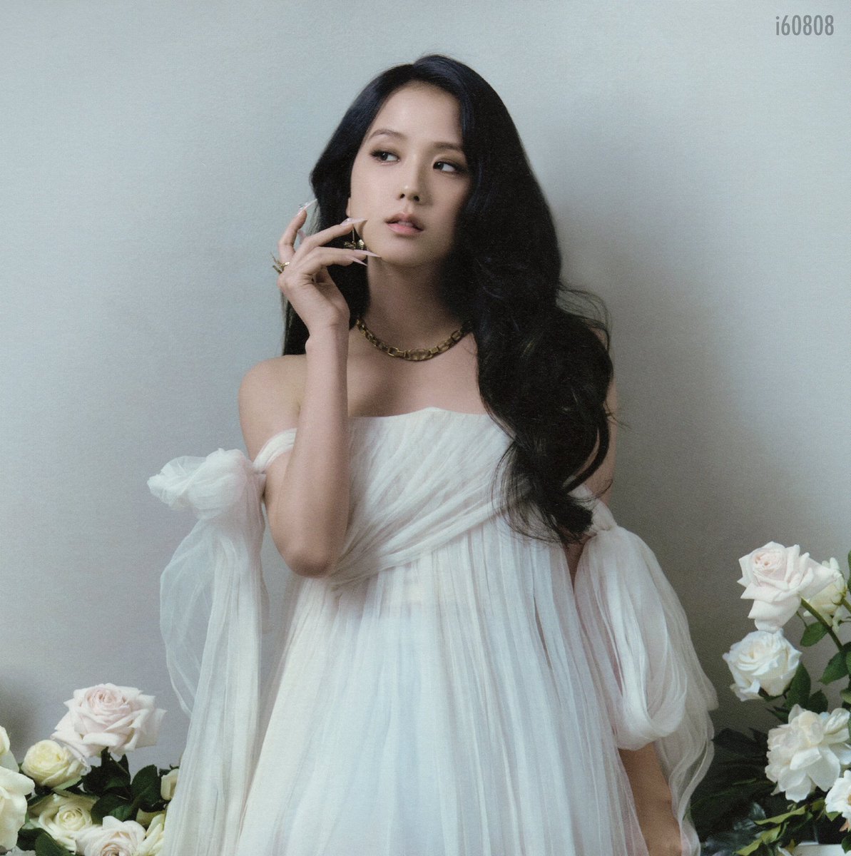 📷 Scans das fotos da Jisoo no calendário do BLACKPINK 2022