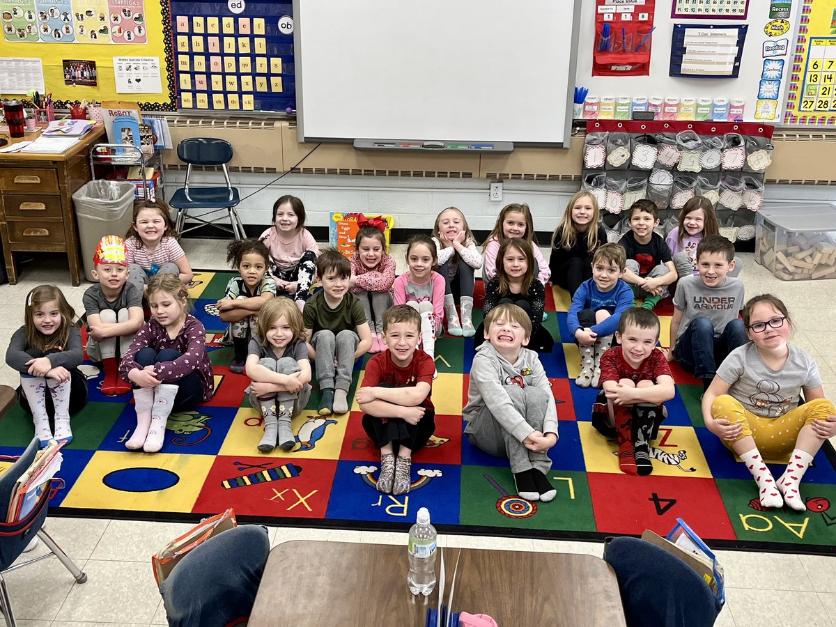 MrsMaheuKdg's tweet photo. Wearing our crazy socks and reading Dr. Seuss books with partners to wrap up Read Across America week! So proud of these readers!(3)🥰📚🍪 #CLS #WeAreChardon @ChardonSchools #TinyToppers https://t.co/dvOZ1Fj1Mg