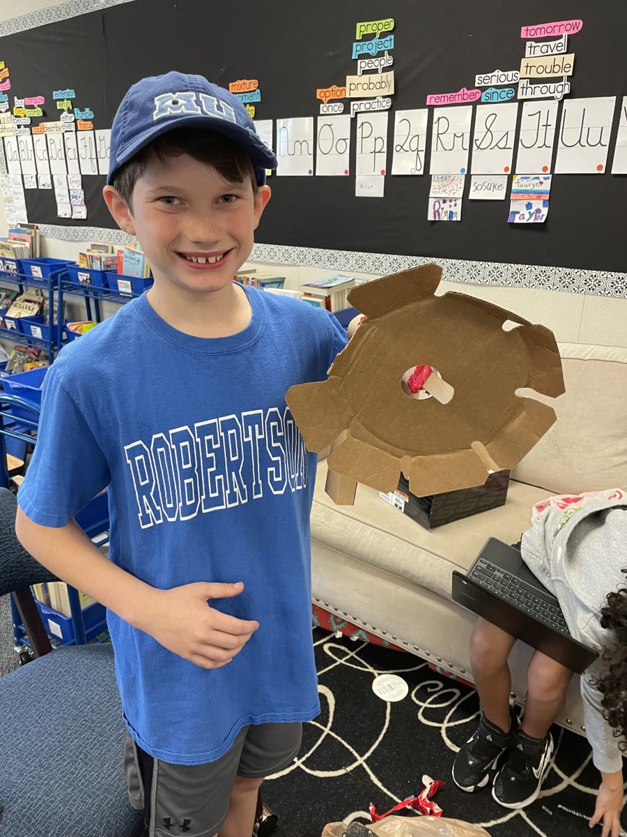 Mrs_AndersonTX's tweet photo. #robertsonday2innovate
#friscofutureready
#robertsonU
#robertsonlearns
@RatliffK_RES 
It was a popsicle stick and now it is a fan! https://t.co/NeNc6oQfbl
