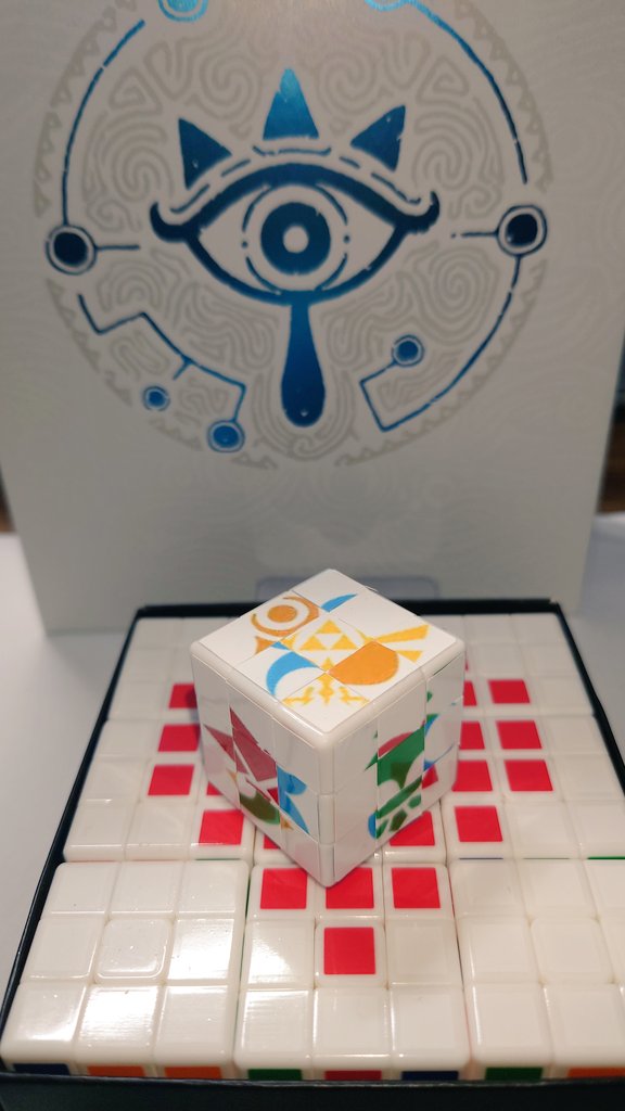 phantasm_cubist's tweet photo. ちょっと遅くなったけど
ブレワイ5周年おめでとう！

ってことで
各種族のシンボルキューブ作りました！！
#Zelda #ブレワイ5周年  #BotW5th https://t.co/Rf0Po09g3r