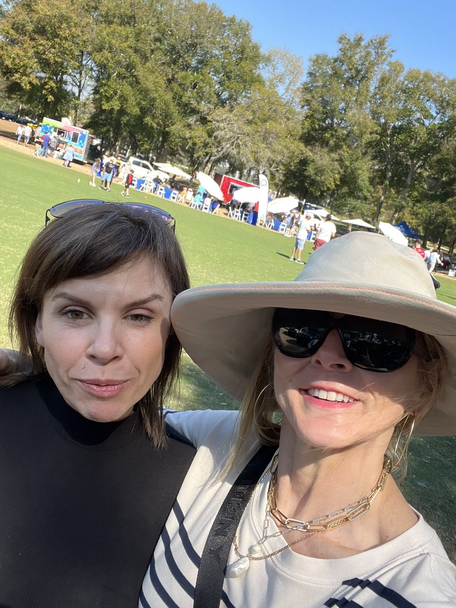 klindsey1's tweet image. Women working with Iridium. #werksreunion #iridiumcomms #mcqinc #womeninsatellite #porschecayenne #ameliaisland