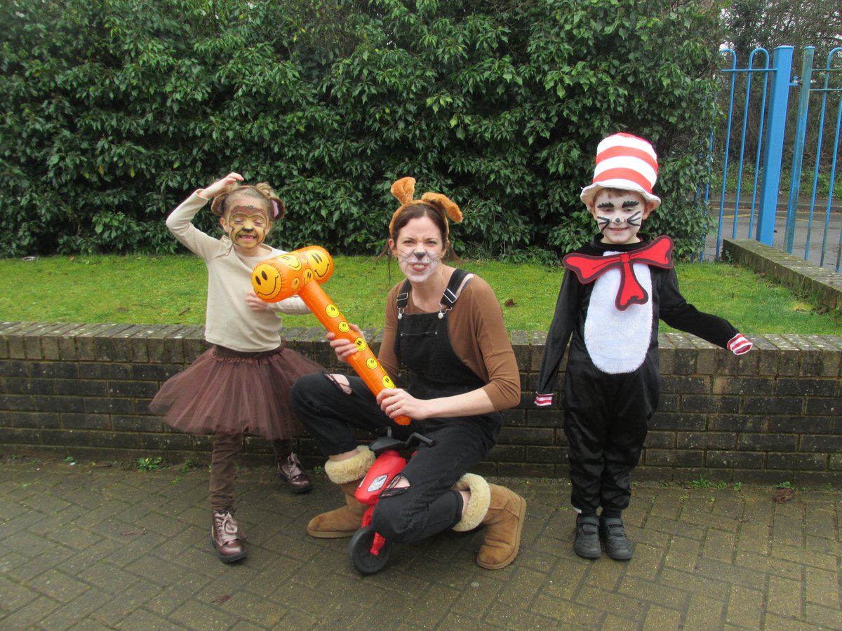What a fab day celebrating World Book Day!  Your costumes were fantastic Rabbits-thank you parents for all the time and effort😀