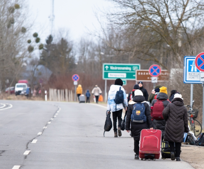 Veiligheidsregio Fryslân bereidt de beschikbaarheid van 1000 opvangplekken voor Oekraïense vluchtelingen voor. Meer informatie vind je op onze website ➡ bit.ly/Oekraïne-VRF