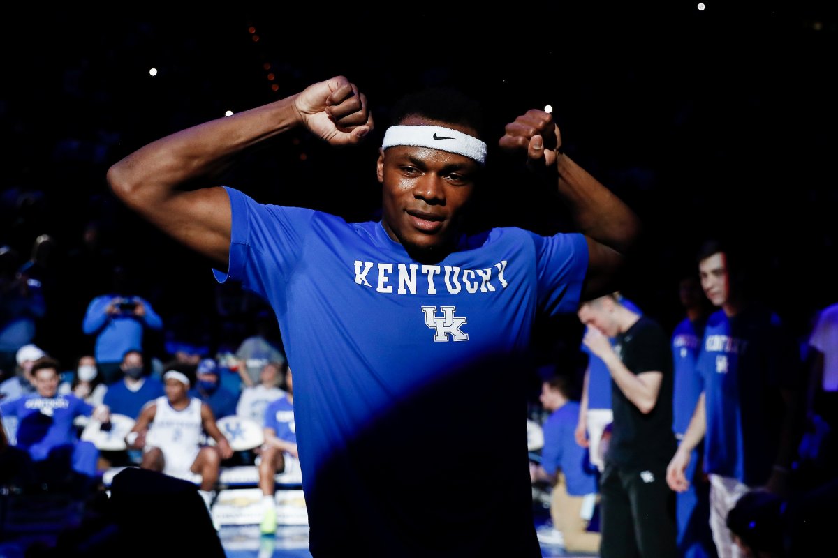 KentuckyMBB's tweet photo. The best rebounder in the country 💪

@Oscartshiebwe34 leads the nation in:
🔵 Offensive RPG - 5.37
🔵 Rebounds Per Game - 15.3
🔵 Total Rebounds - 460 https://t.co/JZBukYFTab
