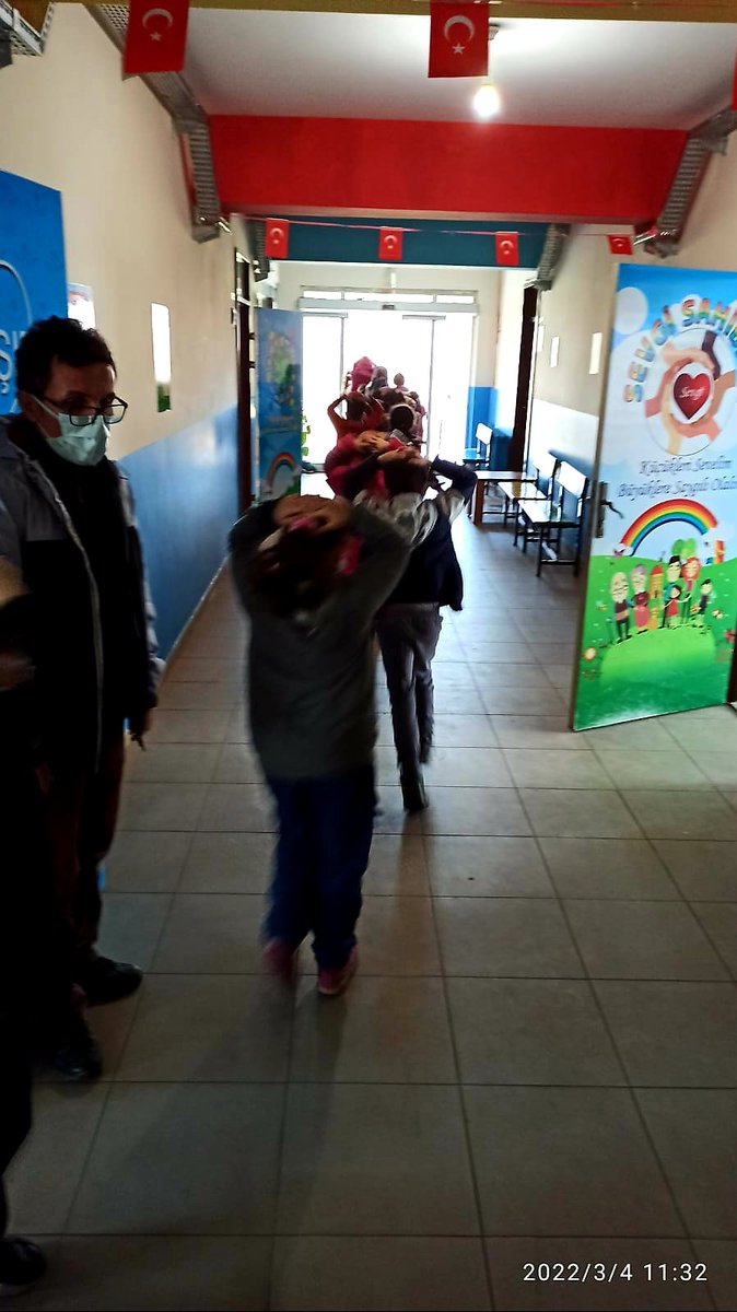 Ataköy Şehit Selim Akan Ilkokulu ve Ortaokulu tatbikatta;
Ülke geneli  eş zamanlı  deprem tatbikatımız   inşallah  gerçeği  hiç olmaması  dileğimizle  çok başarılı bir  şekilde  gerçekleştirilmiştir..
<a href="/carsambamem/">Çarşamba İlçe Milli Eğitim Müdürlüğü</a> <a href="/samsunmem/">Samsun İl Milli Eğitim Müdürlüğü</a>