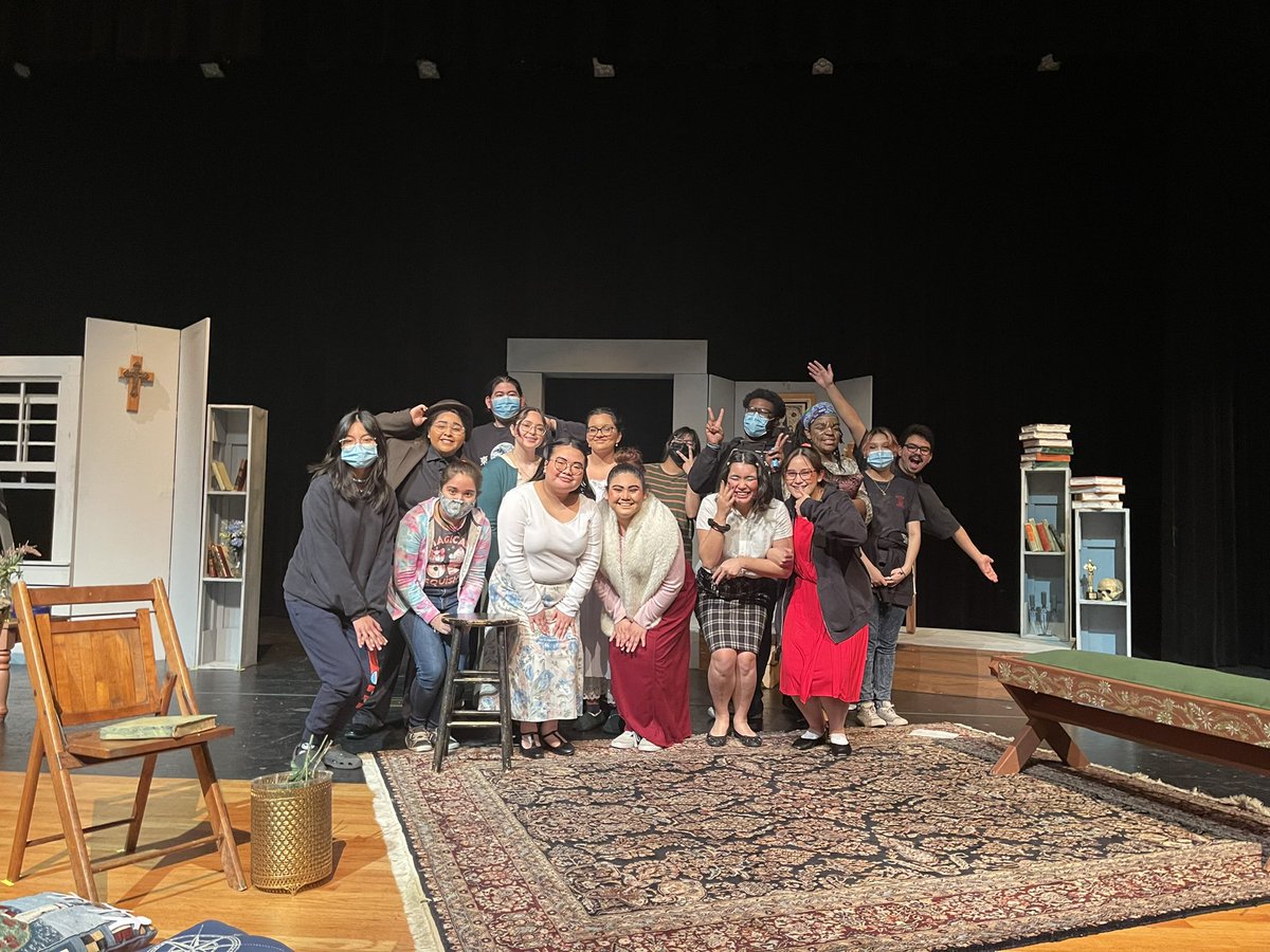Wishing our <a href="/CHSLoboTheatre/">Chavez Lobo Theatre 🎭</a> the best as  they wrap up preparations for tomorrow’s UIL Theatre competition. You’ve worked hard and we know you will do a great job. Break a leg! 🎭 #LobosLeadTheWay 🐺