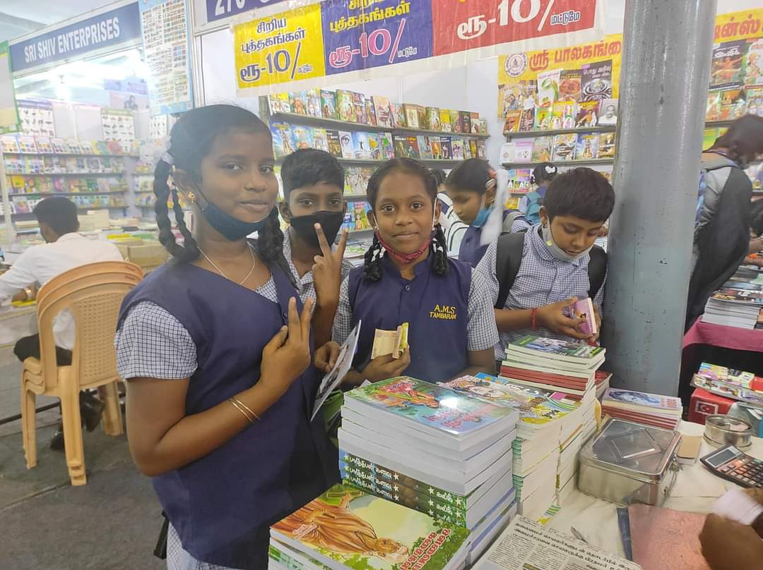 Thuvakkam's tweet photo. Childrens went to the Chennai Book Fair, and came back with lots of hope!
A total of 69 students from our supporting Avvai Middle School, West Tambaram had a visit to Book Fair held at YMCA.
#Education #KarkaKasadara #SponsorForSuccess #ChennaiBookFair2022 #QualityEducation https://t.co/egT9Qmys6N