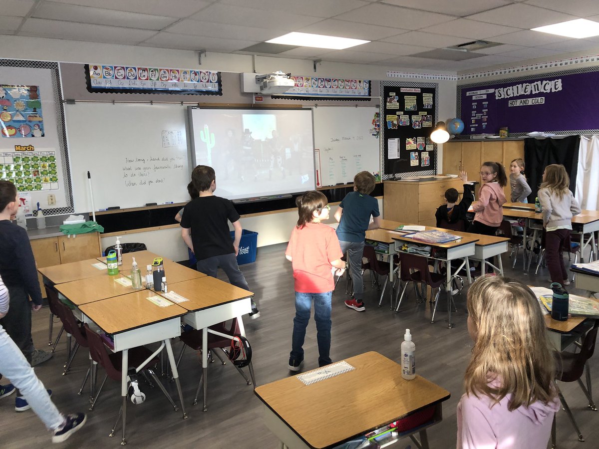 Starting our Friday off dancing in Grade 2!!
#fridayvibes #wcps5in5